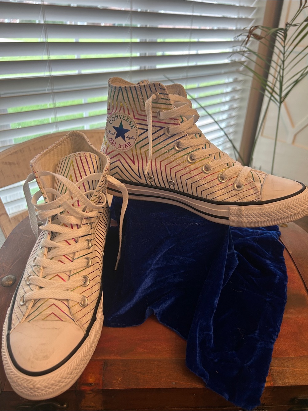 Converse High Top Sneakers - White with Rainbow Stripe Star Pattern😎 - Picture 2 of 6
